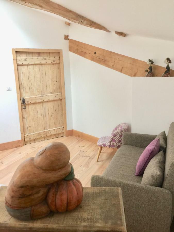 Апартаменти Magnificent Renovated Farmhouse - 10 Min A7 - Anneyron Екстер'єр фото